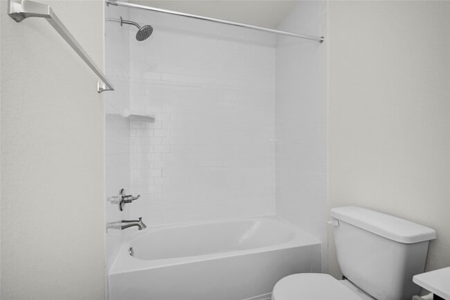 Building Photo - 416 Magnolia Ln