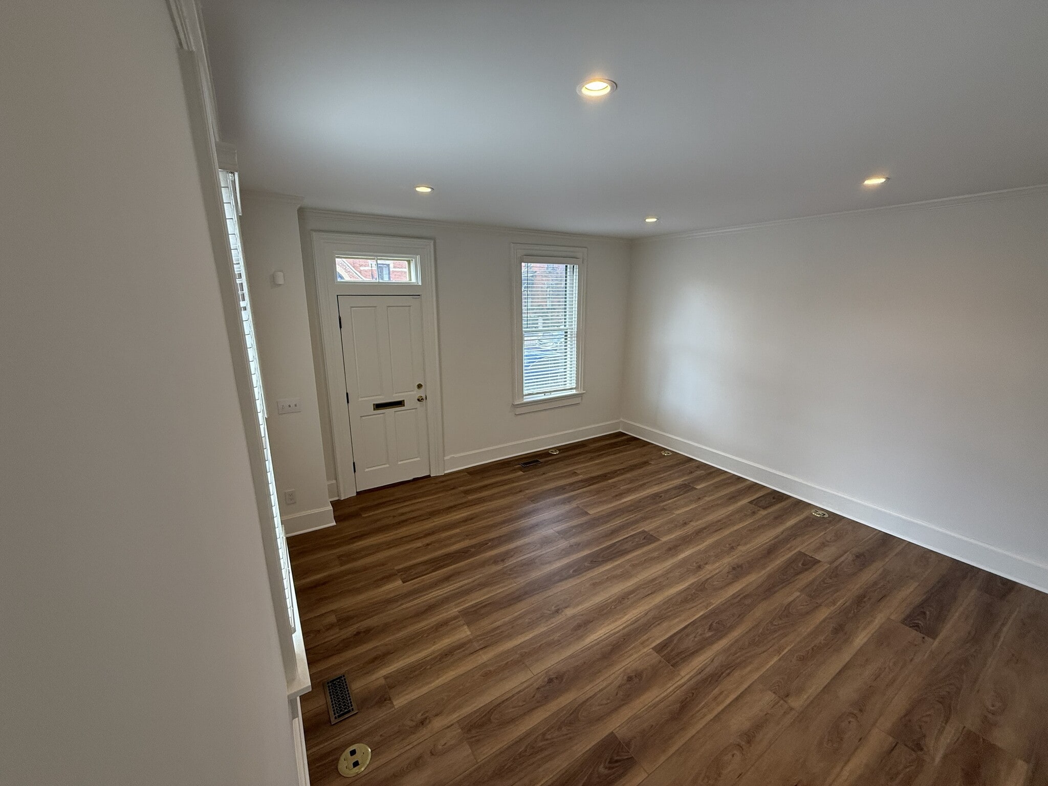 Building Photo - 678 Mohawk St