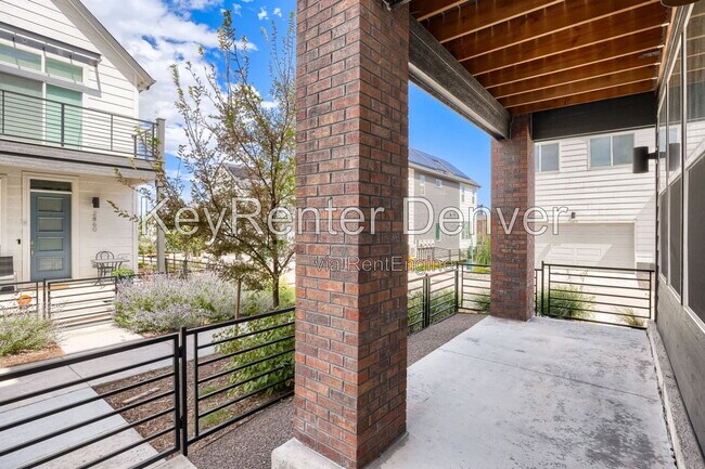 Building Photo - 2882 S Pancratia St