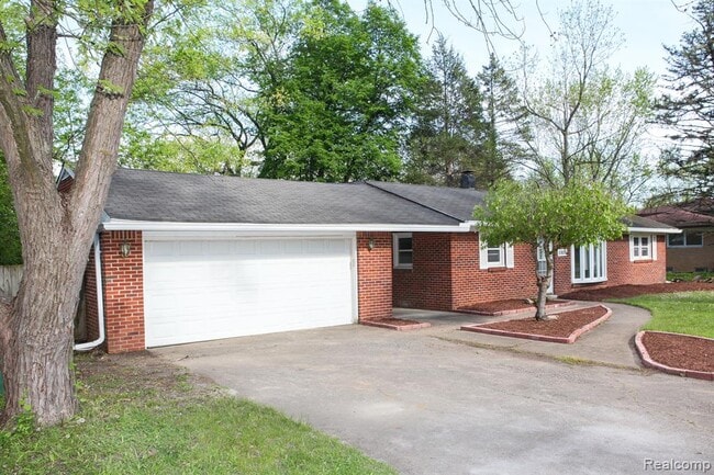 Building Photo - 5900 Wright Dr