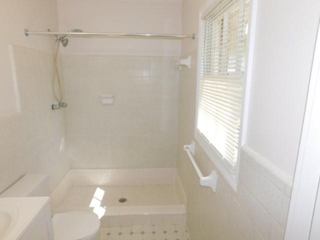 Building Photo - 879 Forest Ridge Dr SE