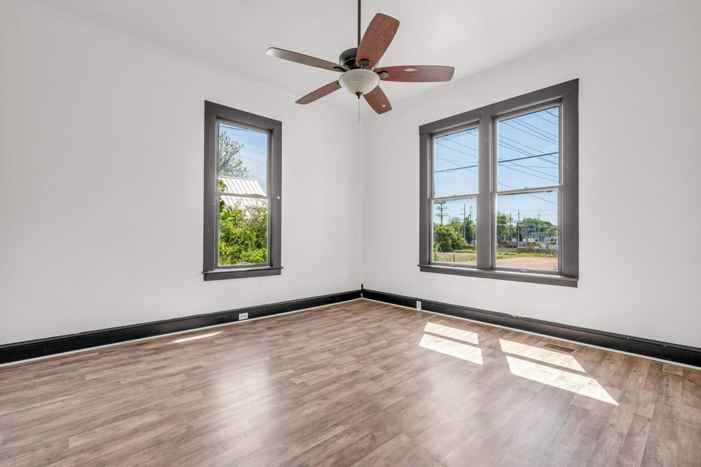 Building Photo - 1425 College St