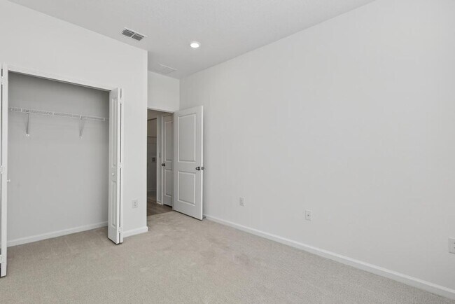 Building Photo - 368 Woods Ln