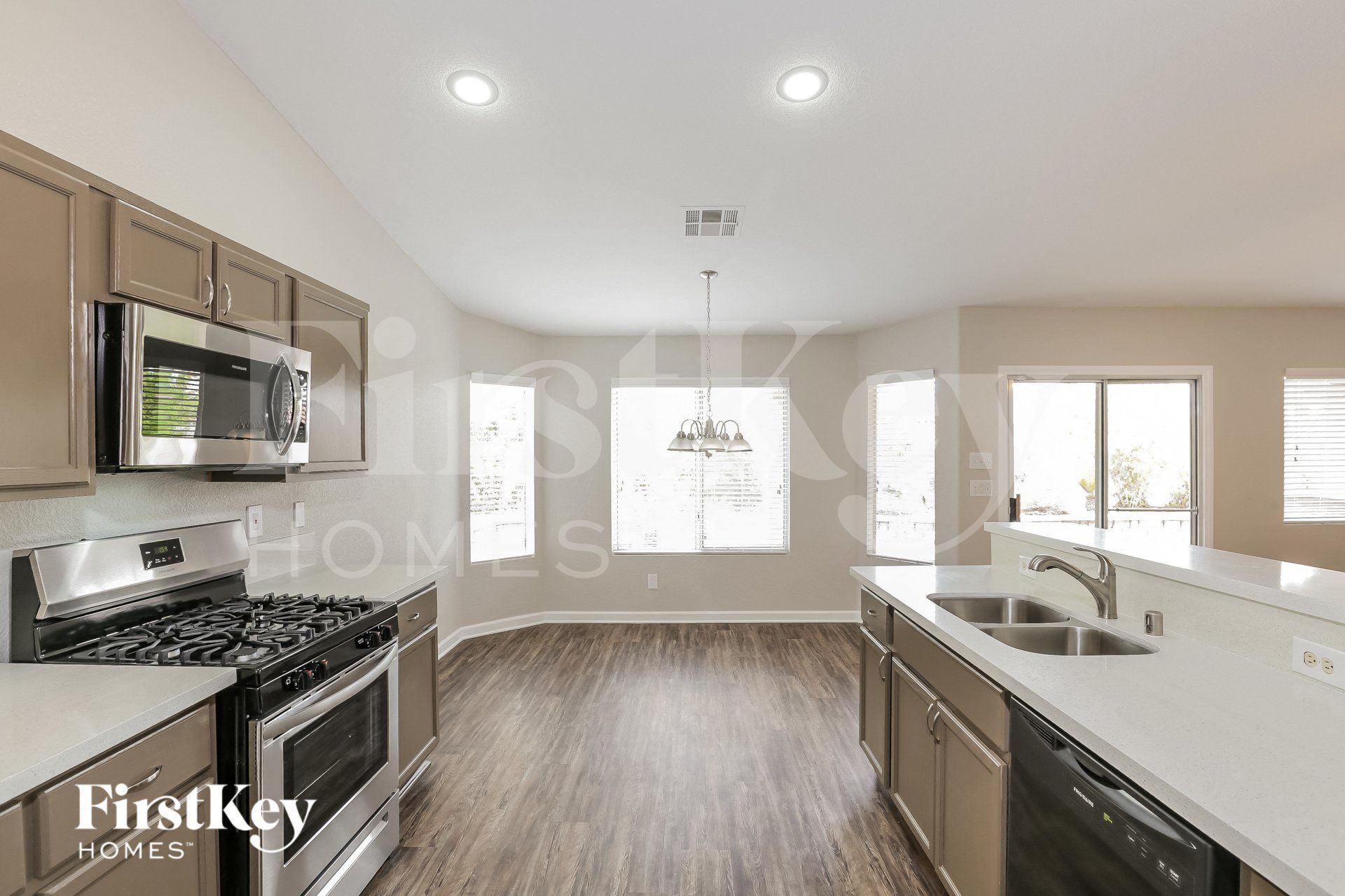 Building Photo - 1066 Oak Shade Ln