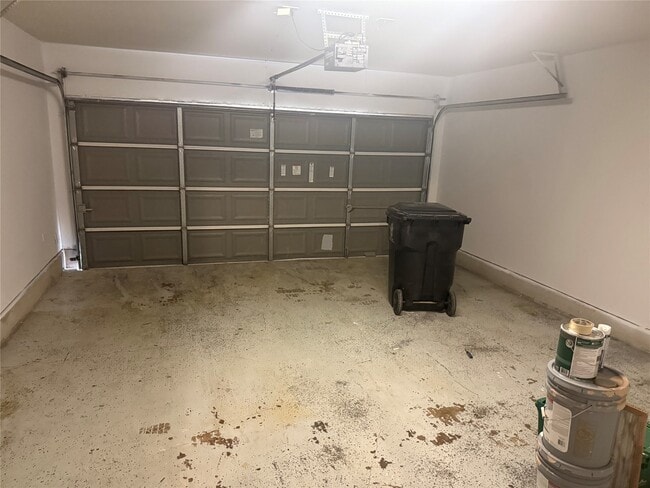 Building Photo - 15326 Trinity Meadow Dr