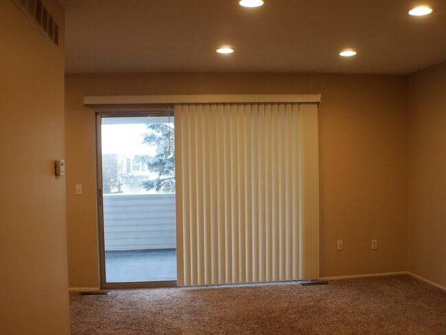 Building Photo - 187 Neptune Dr