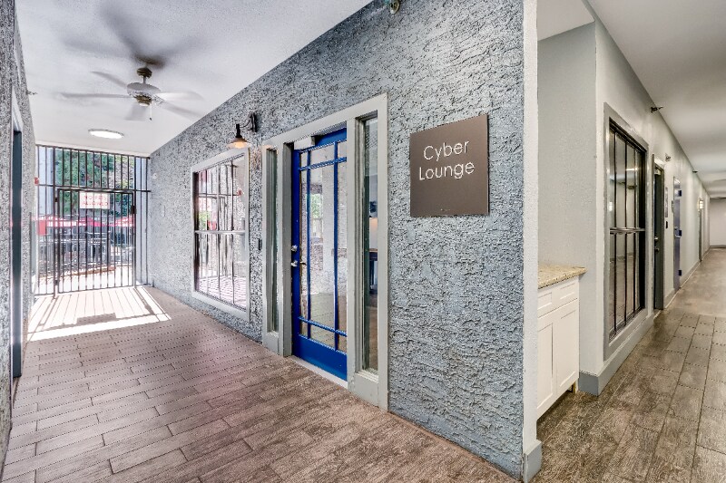 Building Photo - 435 Highland Ave NE