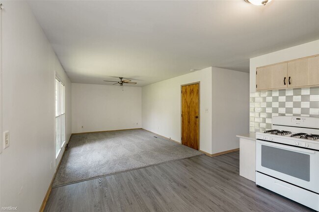 Building Photo - 3 br, 1.5 bath House - 321 Rowe Drive