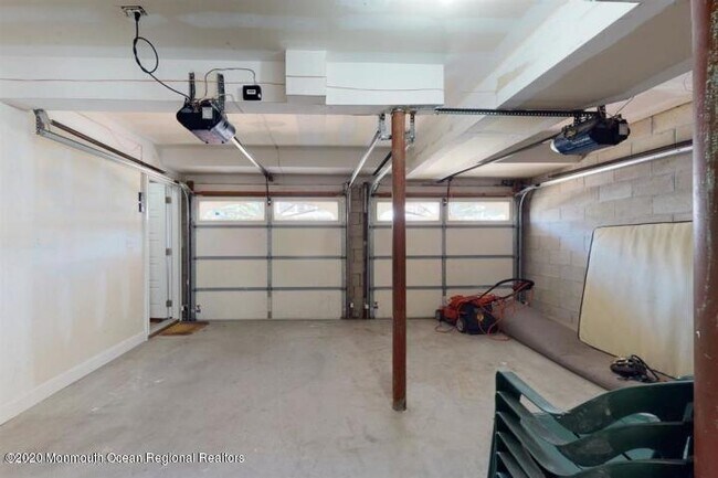 Building Photo - 24 Bath Ave