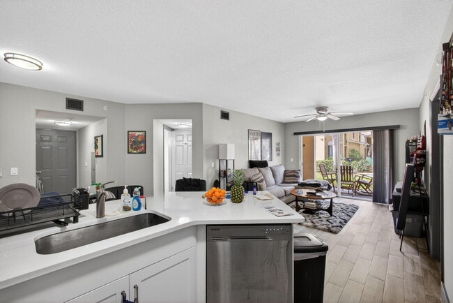 Building Photo - 4211 San Marino Blvd