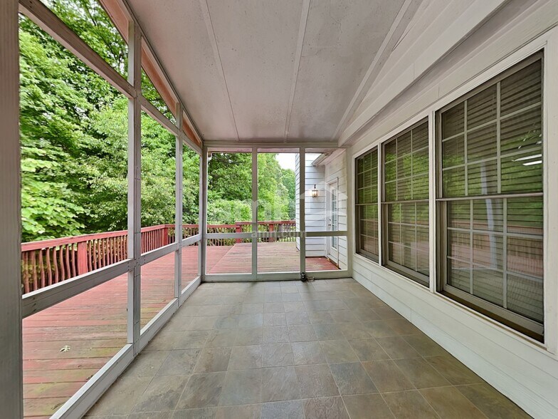 Building Photo - 3629 Arklow Rd