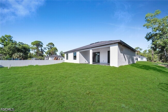 Building Photo - 2913 14th St W