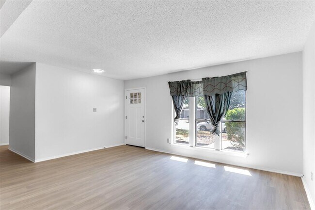 Building Photo - 11407 Barrington Way