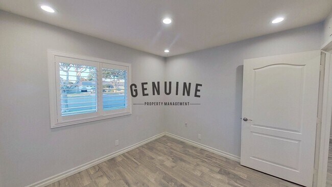 Building Photo - Coming Soon: Remodeled 4Bd 2Ba Home in Fou...