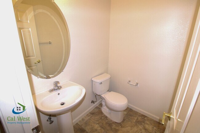 Building Photo - $3,695 - Spacious 2 Bedroom, 2.5 bath tri-level townhouse near Communication Hill in Lancaster Gates