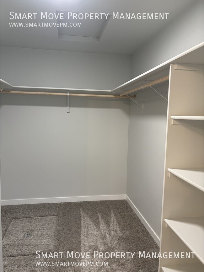 Building Photo - 3343 W Morere Dr