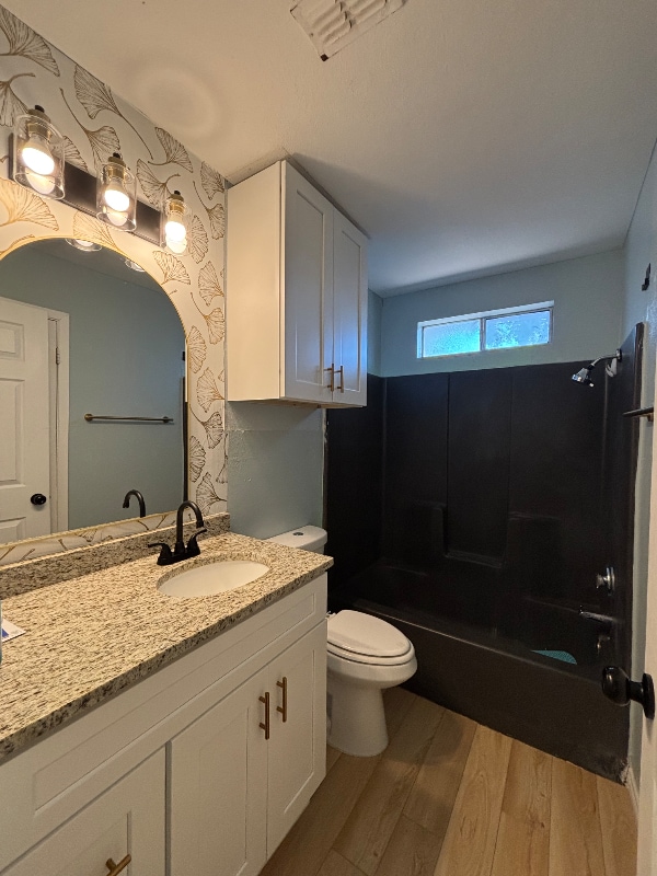 Building Photo - 22 S Commonsway Dr