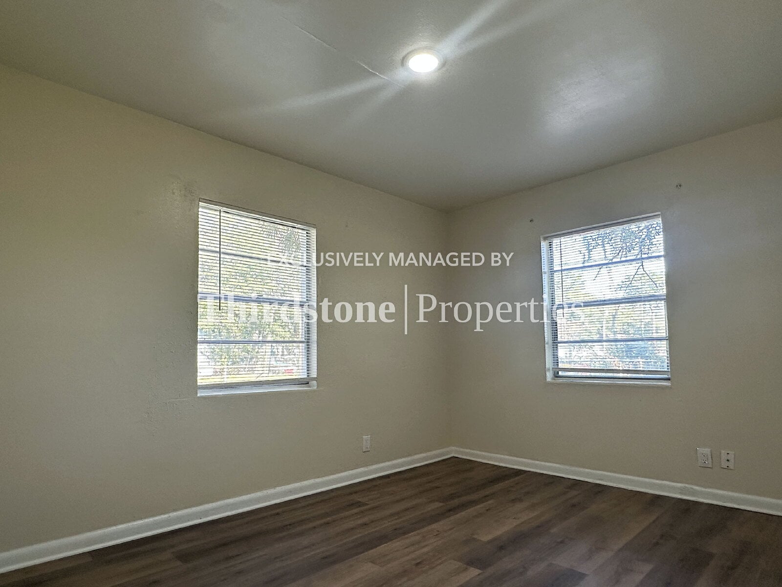 Building Photo - 5502 Plymouth St