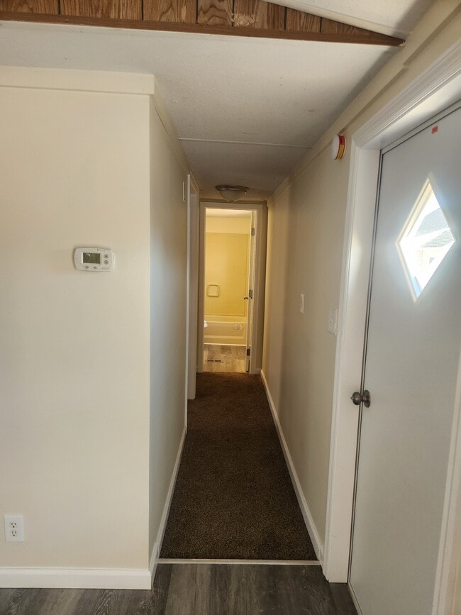 Building Photo - 105 Kim Ln