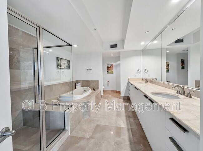 Building Photo - 231 Riverside Dr