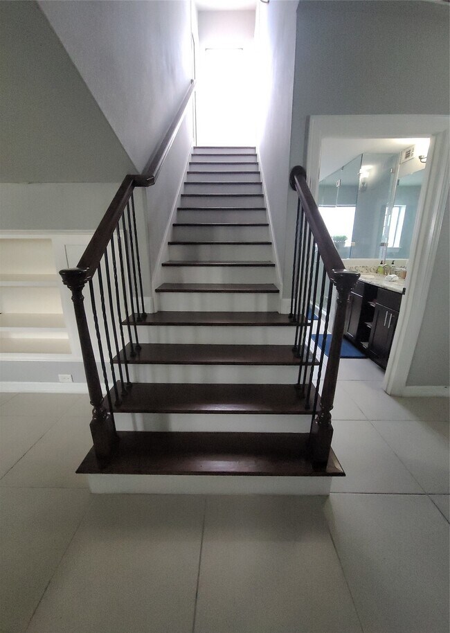 Building Photo - 1413 Holly St