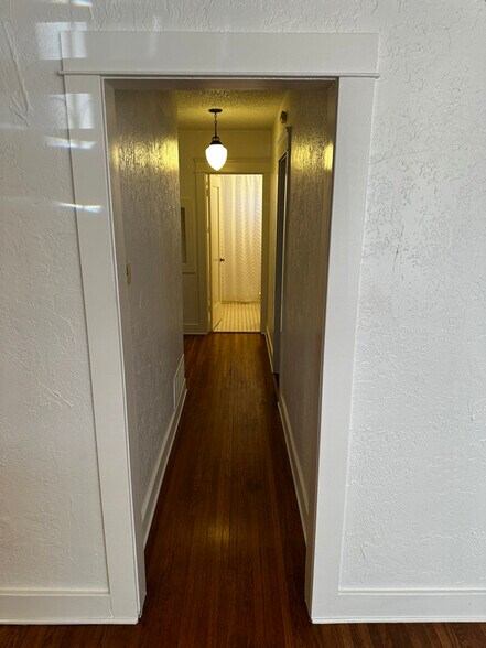 Building Photo - 4475 Larchwood Pl