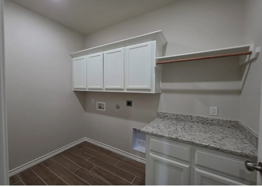 Building Photo - 408 Eldon Cir