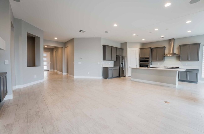 Building Photo - Stunning 3 Bedroom One Story home in Summe...