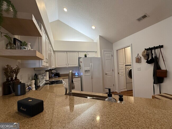 Building Photo - 3050 Orchard Ridge Cir