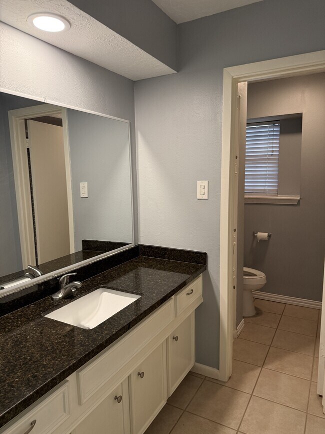 Building Photo - 717 Blue Ridge Dr