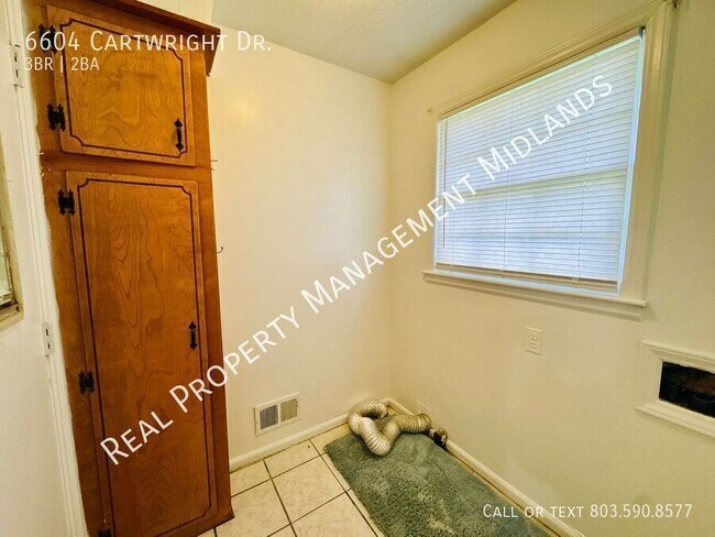 Building Photo - 6604 Cartwright Dr
