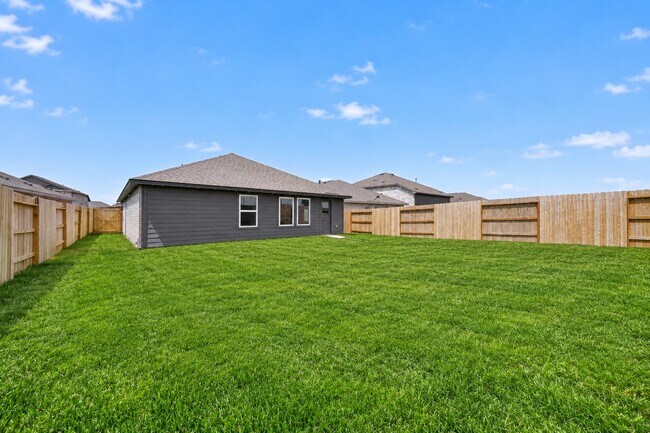 Building Photo - 6326 Linden Leaf Dr