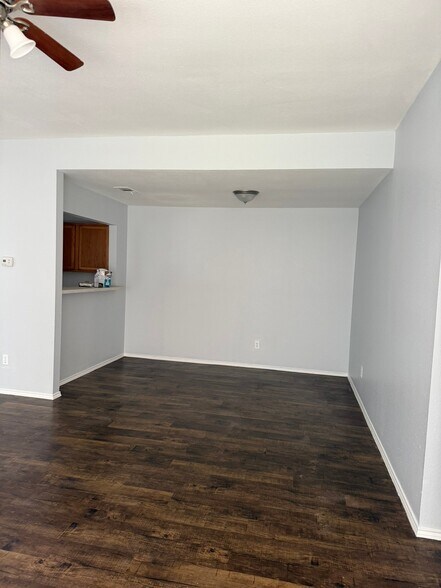 Building Photo - 3019 Oak Ridge Pl