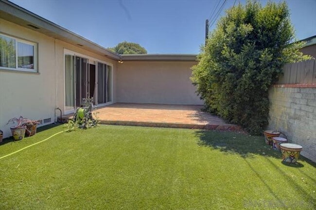 Building Photo - Stunning single-story corner lot home within walking distance of SDSU.