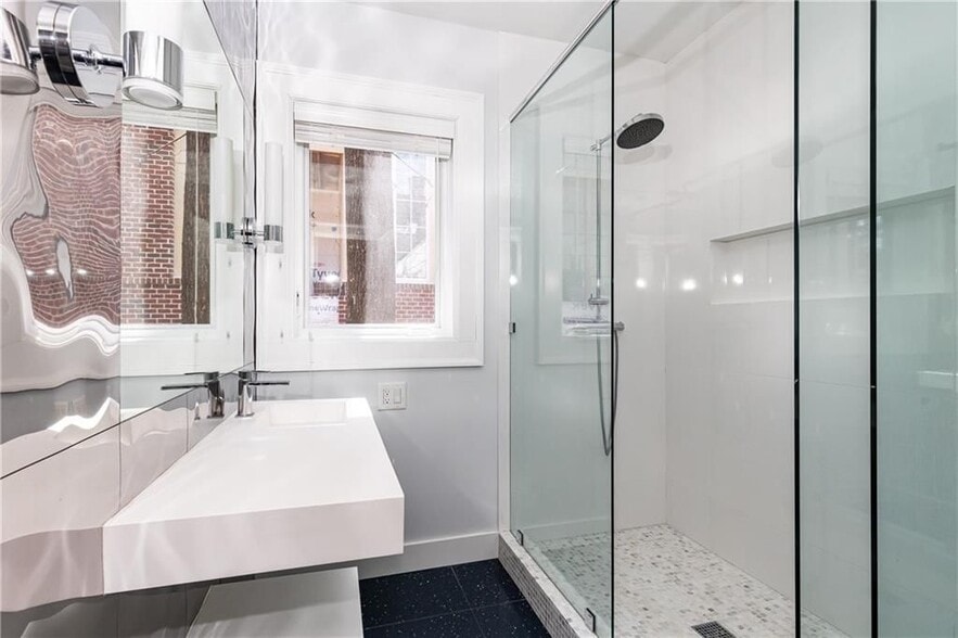 Building Photo - 1022 Reeder Cir NE