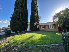 Building Photo - 2170 McGregor Dr