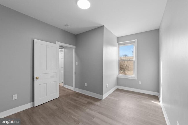 Building Photo - 346 Ridgeway St