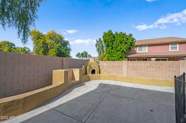 Building Photo - 2684 E Birchwood Pl