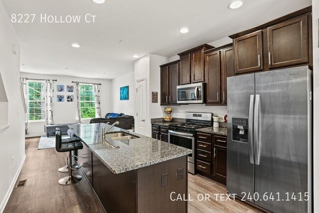 Building Photo - 8227 Hollow Ct