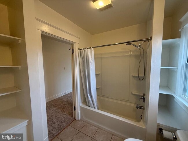 Building Photo - 1740 Arnold Ave