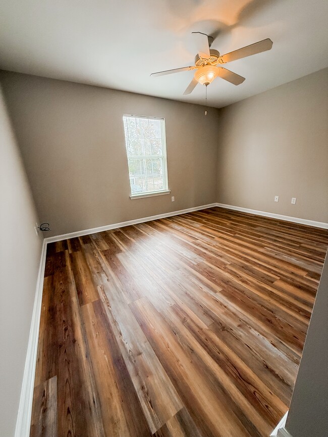 Building Photo - 113 Spokan Trail