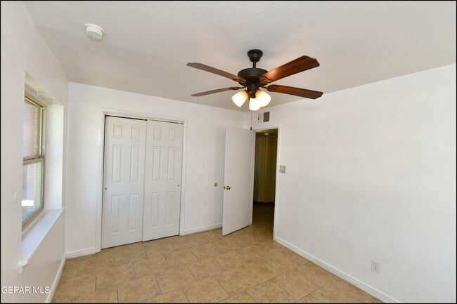 Building Photo - 908 Bolivia St