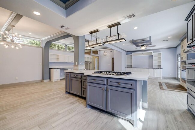 Building Photo - 12903 Figaro Dr