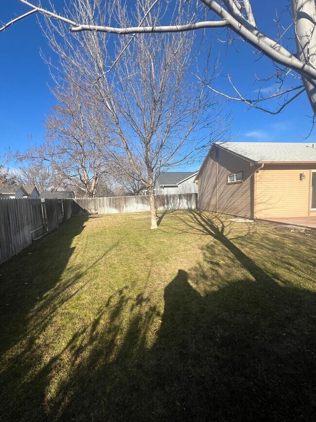 Building Photo - 3 bedroom 2 bath in a beautiful, spacious Meridian Neighborhood!