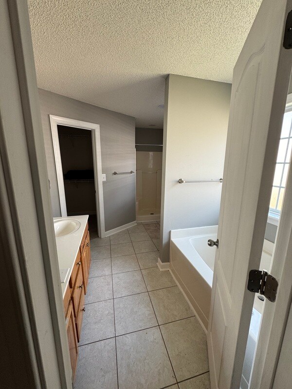 Building Photo - 402 Wilmington Dr