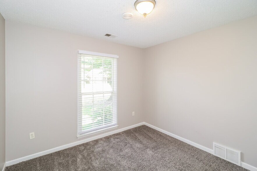 Building Photo - 7567 Dexter Grove Dr