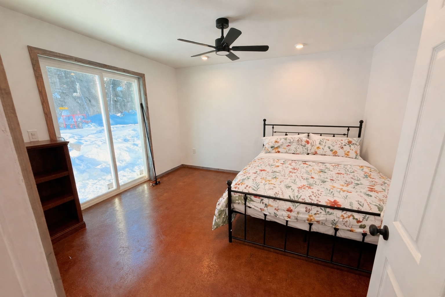 Masterbedroom (first floor) - 2567 Old Mission Rd