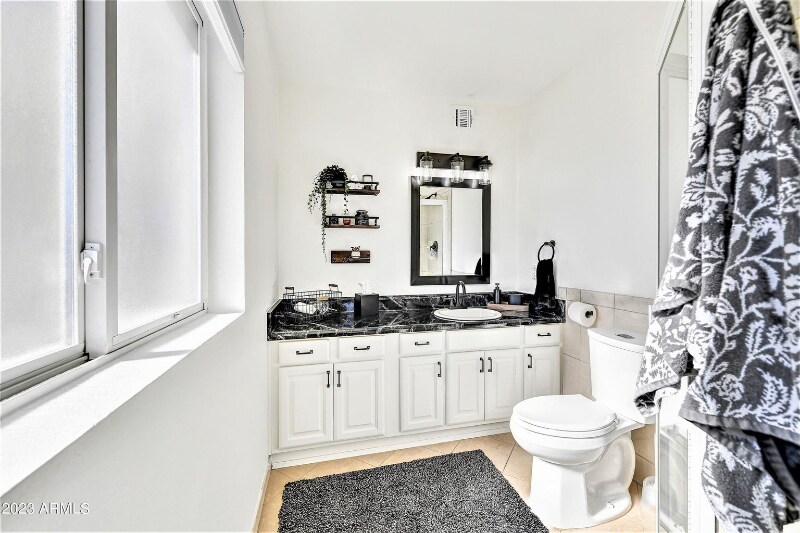 Building Photo - 1446 N McAllister Ave