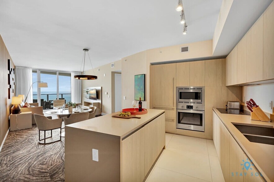 Building Photo - 4111 S Ocean Dr