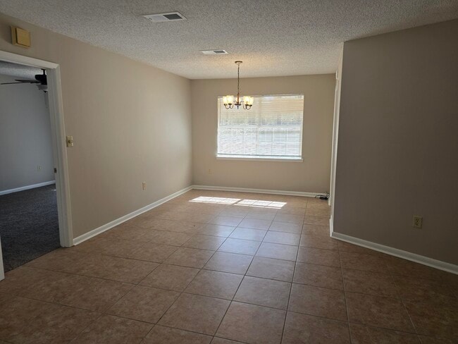 Building Photo - 309 Somerset Dr